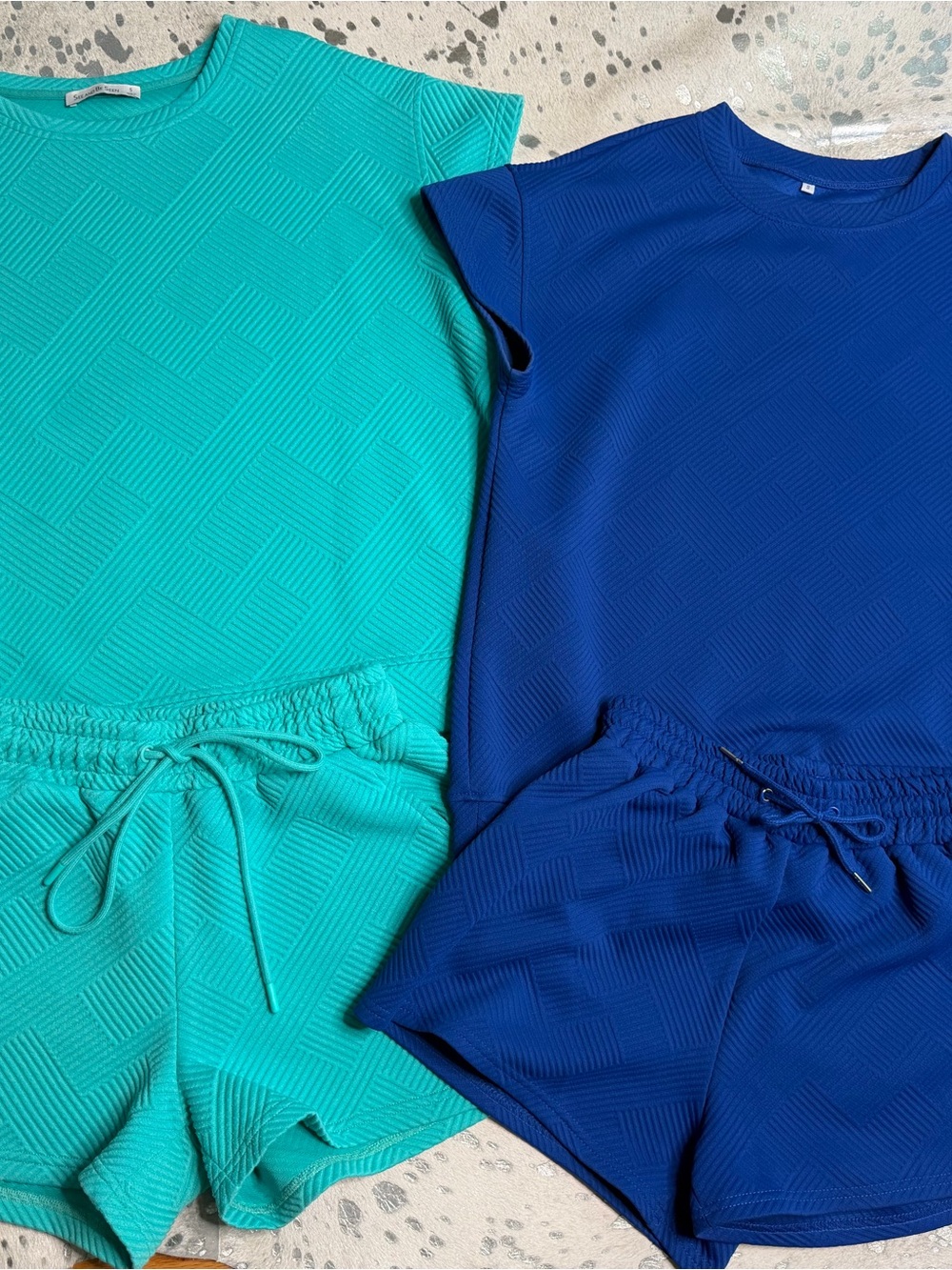 Women’s Short Sleeve Textured Tee - Turquoise & Royal Blue
